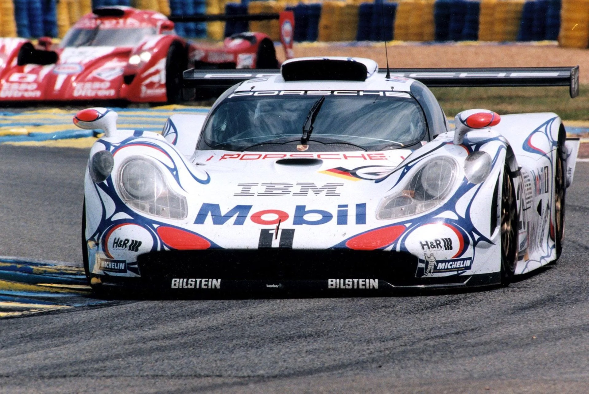 1998-mobil-porsche-91-gt1