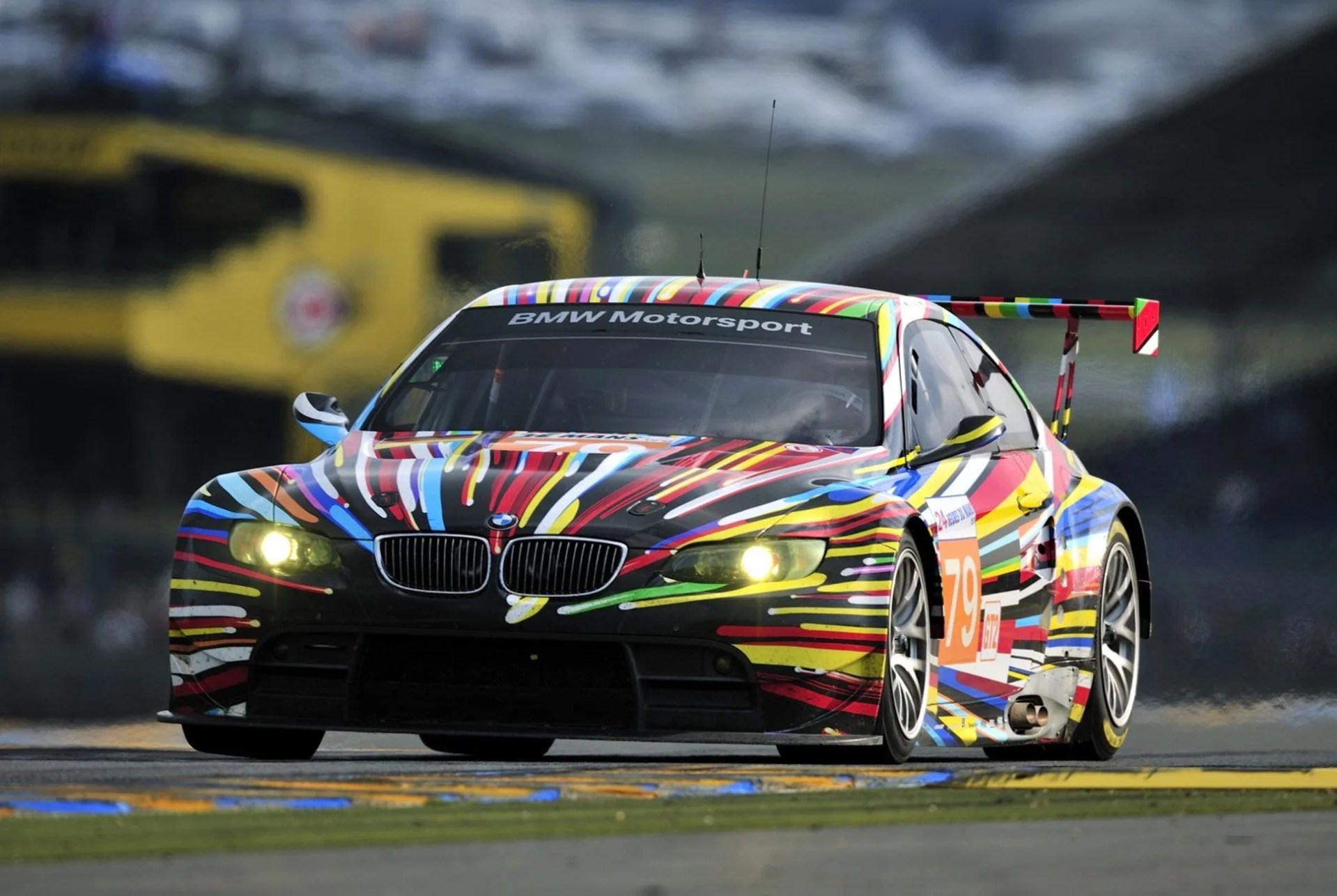 2010-bmw-m3-gt2-jeff-koons-art-car