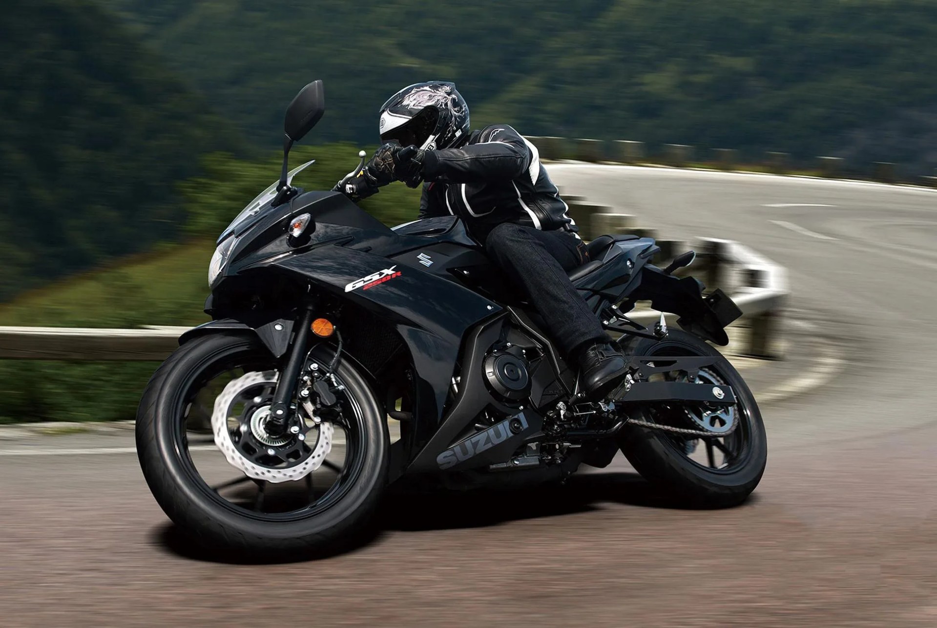 2017-suzuki-gsx250r-gear-patrol