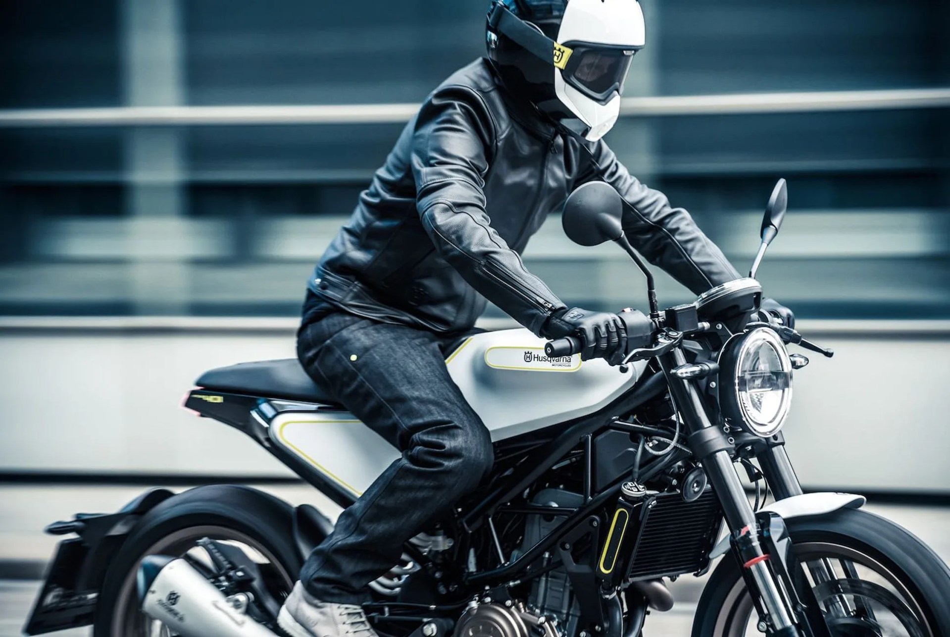 2017-husqvarna-vitpilen-svartpilen-401-gear-patrol