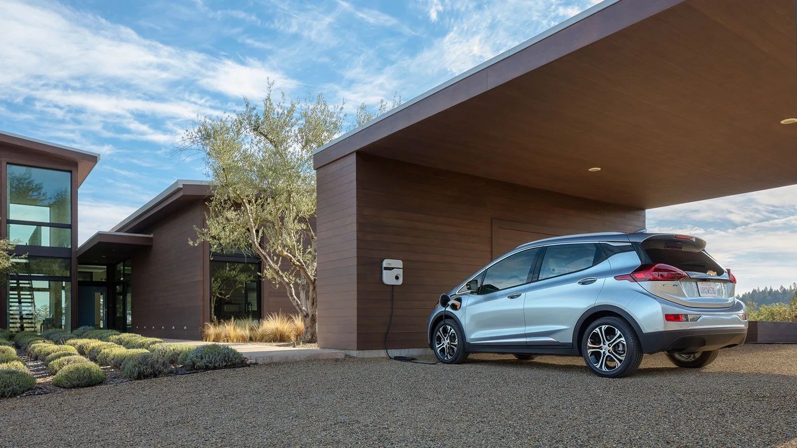 chevy-bolt-ev-gear-patrol-left-white