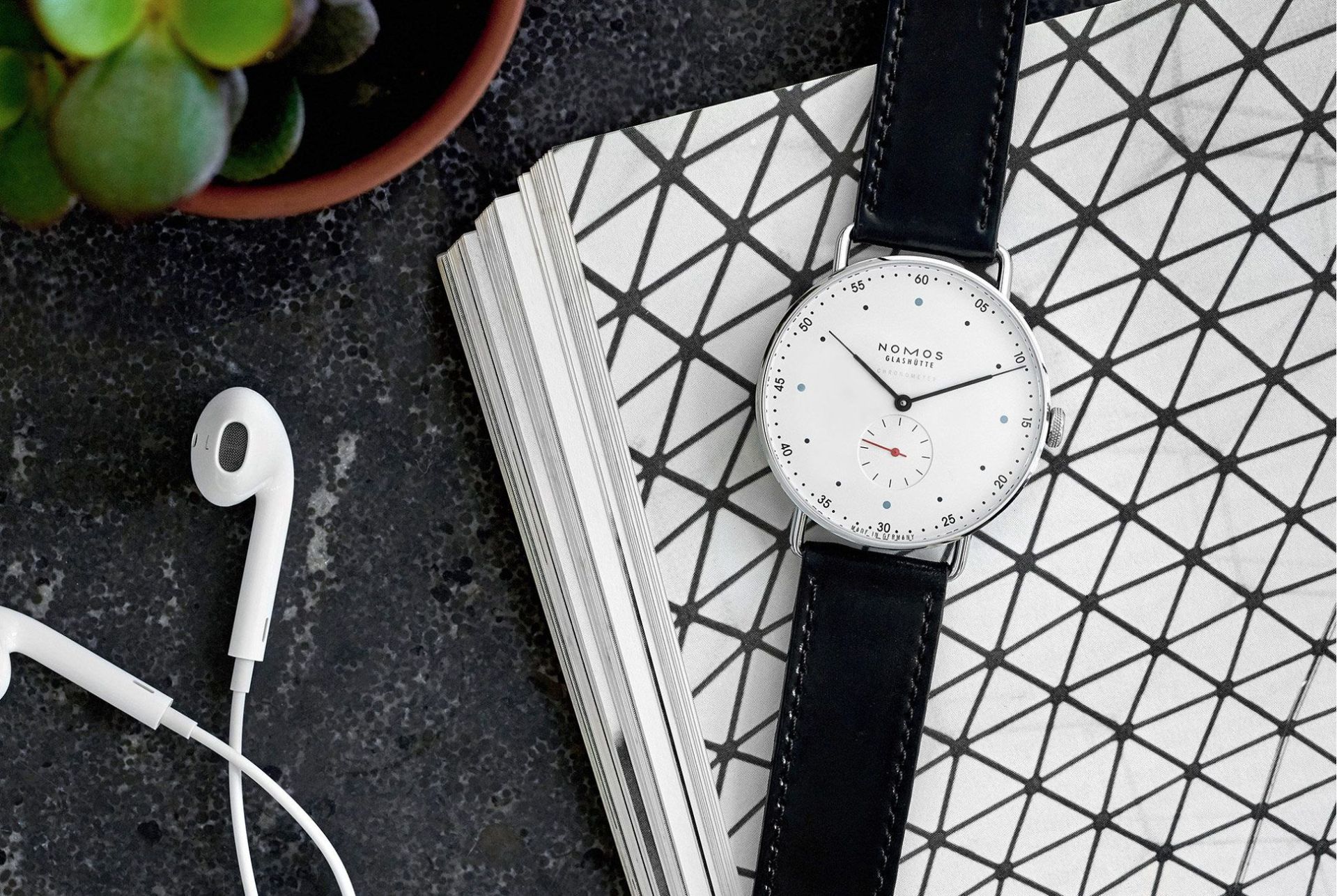 hodinkee-nomos-gear-patrol-lead-full
