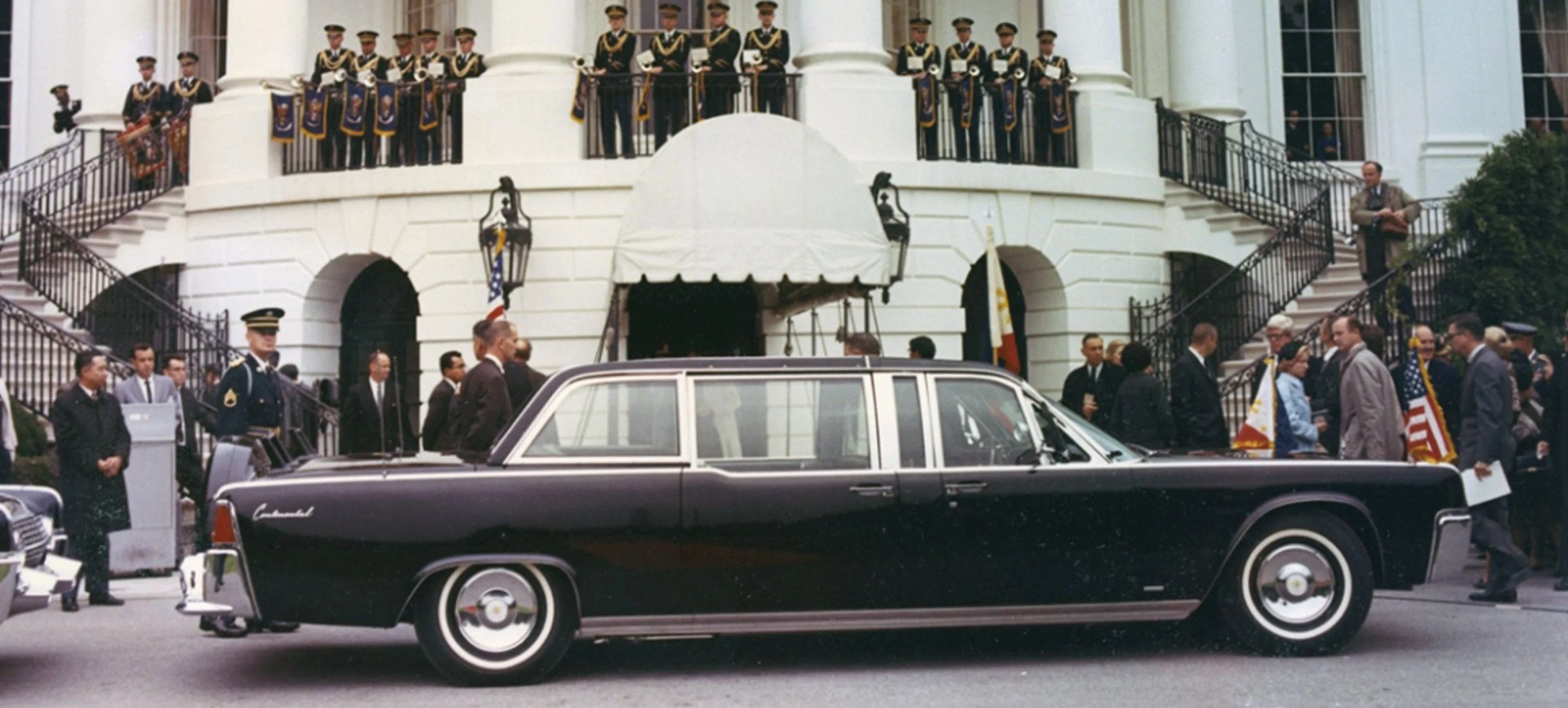 presidential-limo-gear-patrol-lead-1440