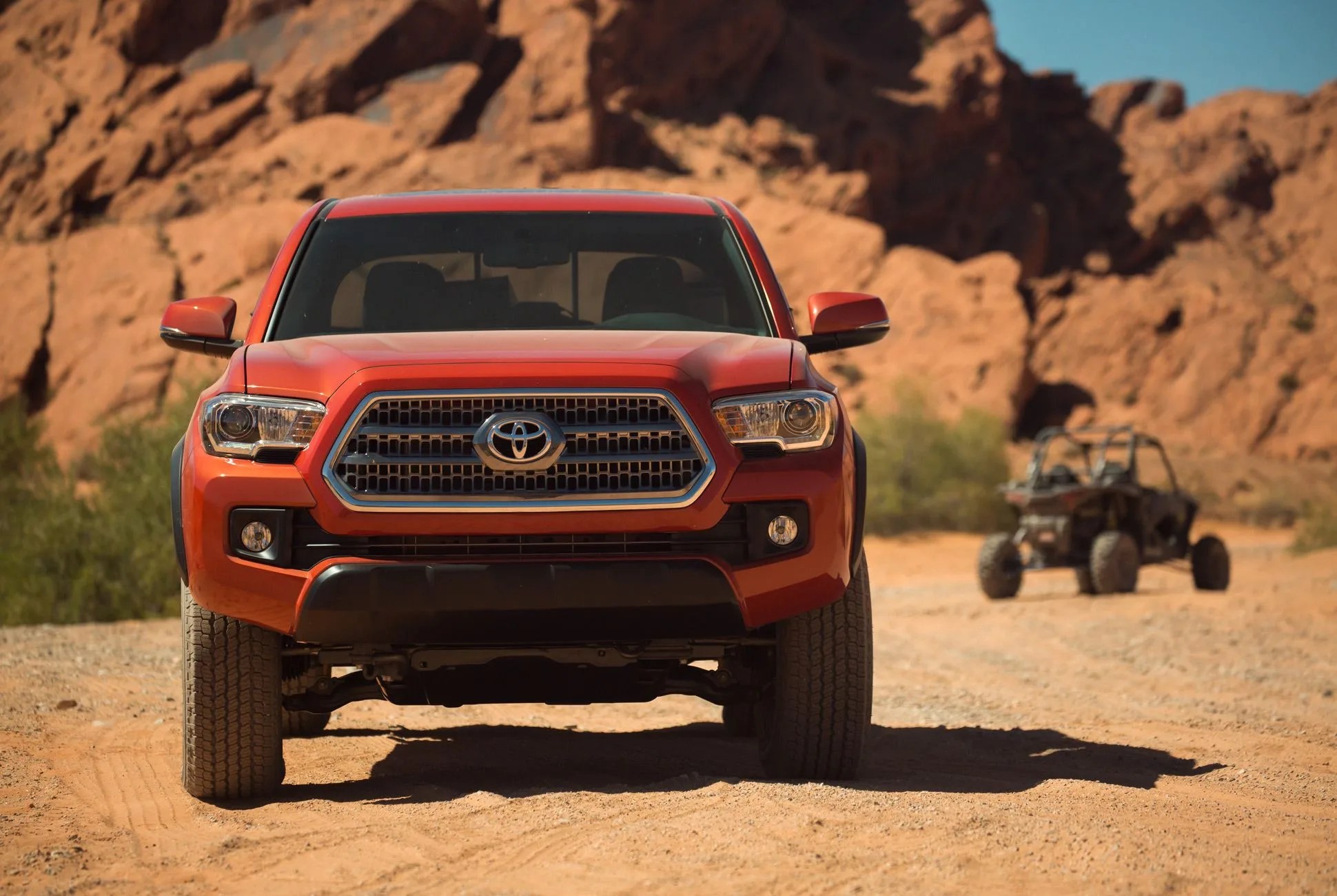 toyota-tacoma-trd-gear-patrol-slide-5