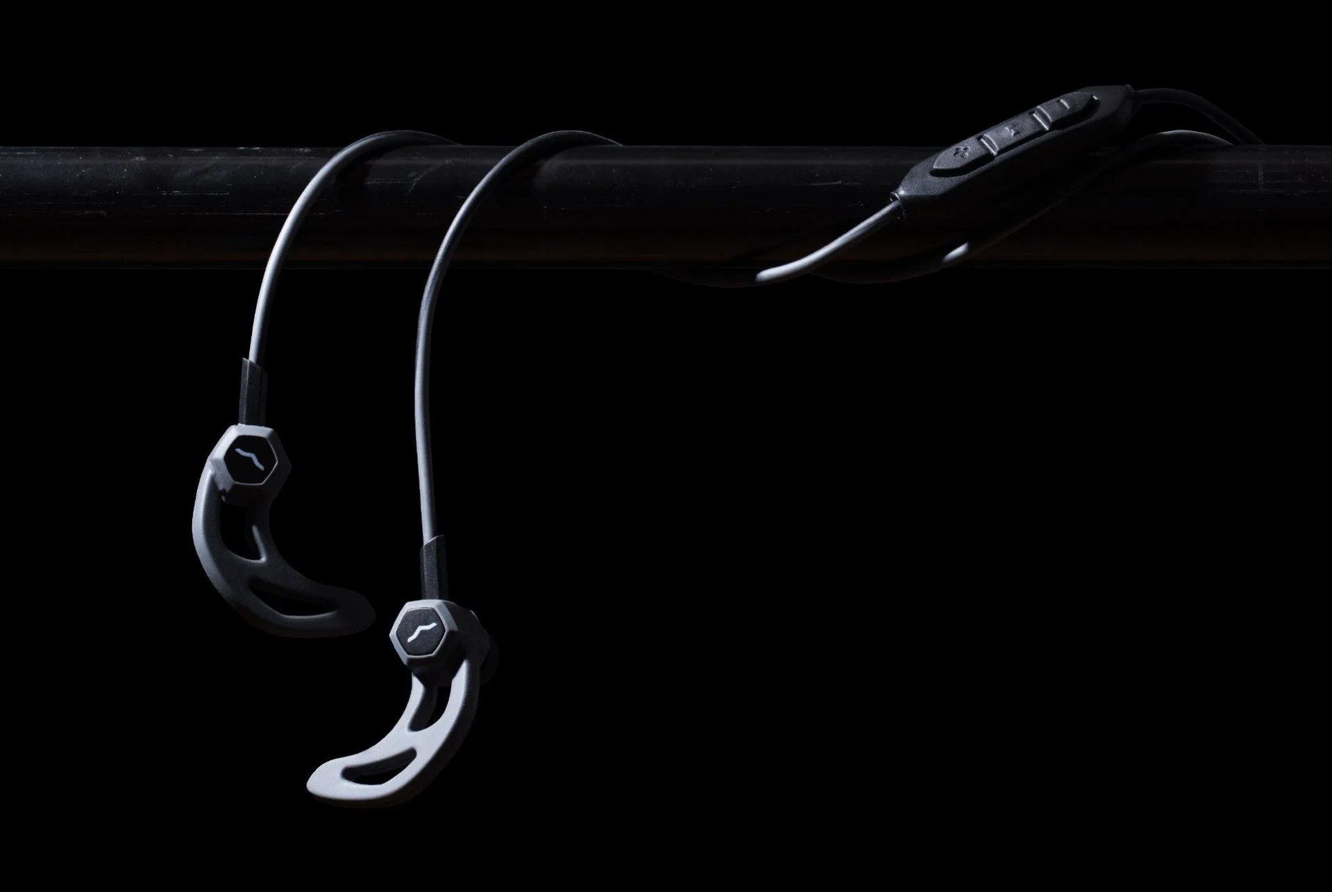 vmoda-fabra-sport-gear-patrol-lead