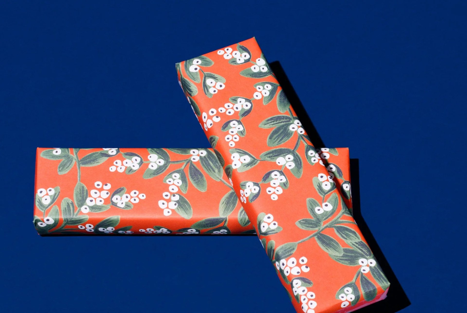 Designer-Wrapping-Paper-Gear-Patrol-Holly