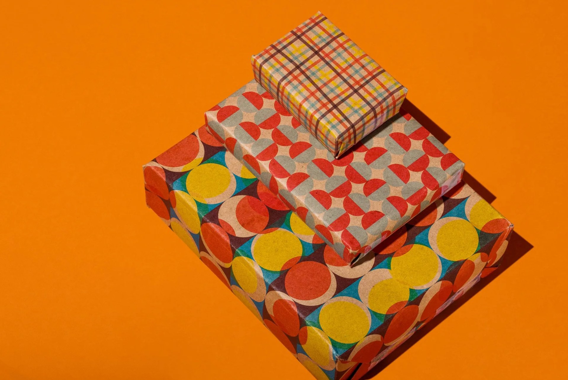Designer-Wrapping-Paper-Gear-Patrol-Midcentury