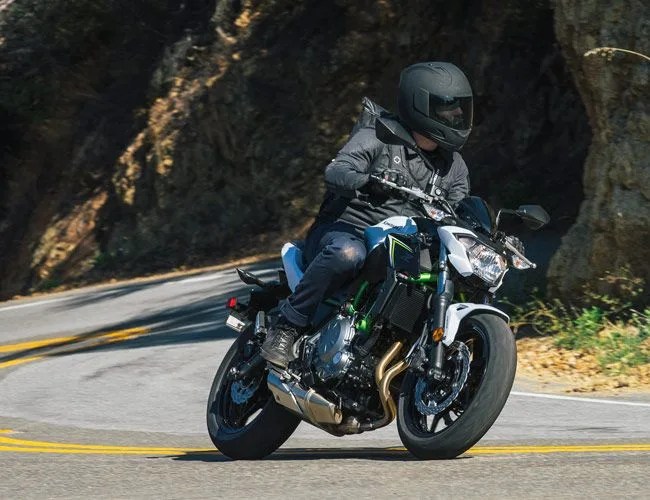 kawasaki-z650-gear-patrol-lead-featured