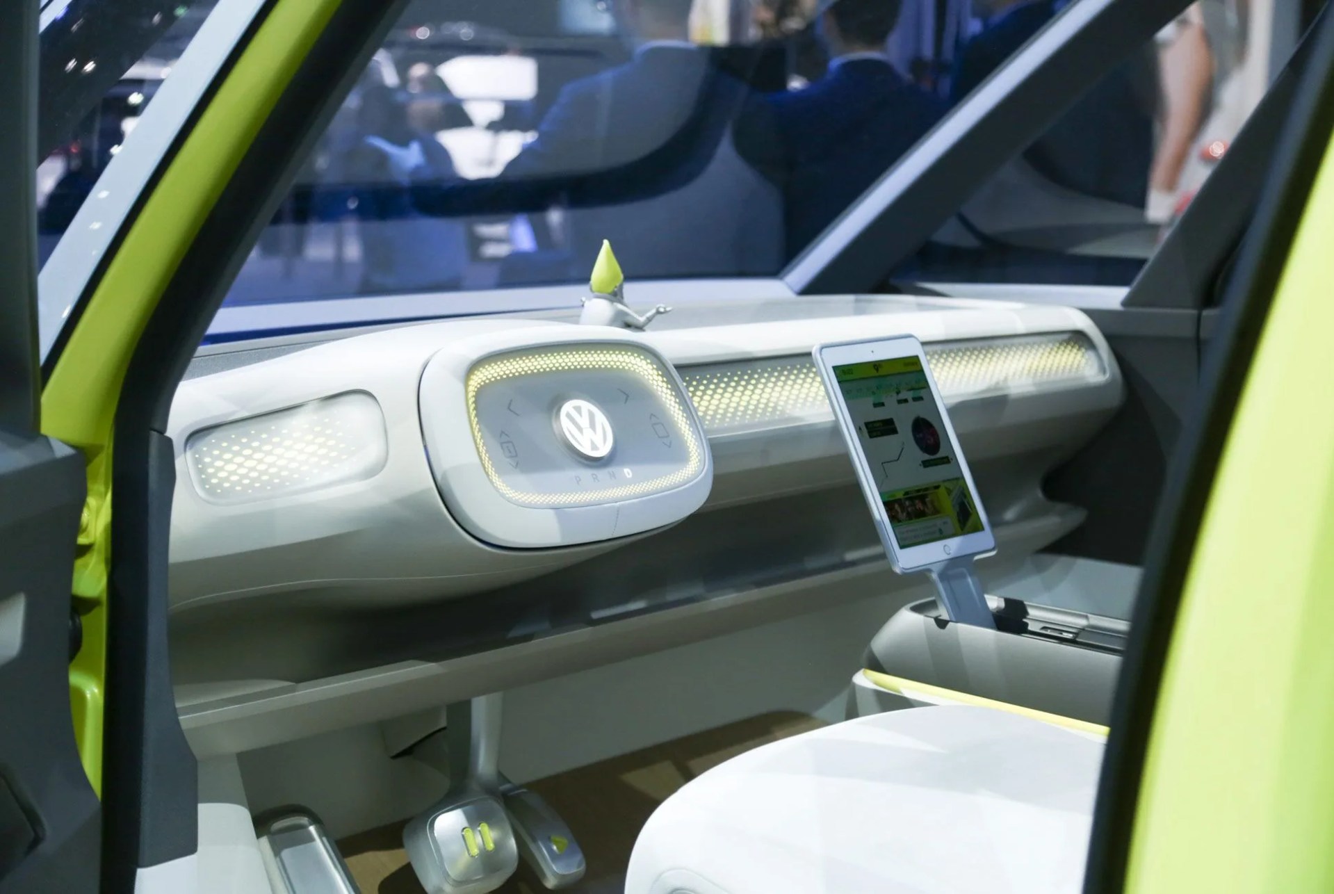 Interiors-of-NAIAS-Gear-Patrol-Slide-8