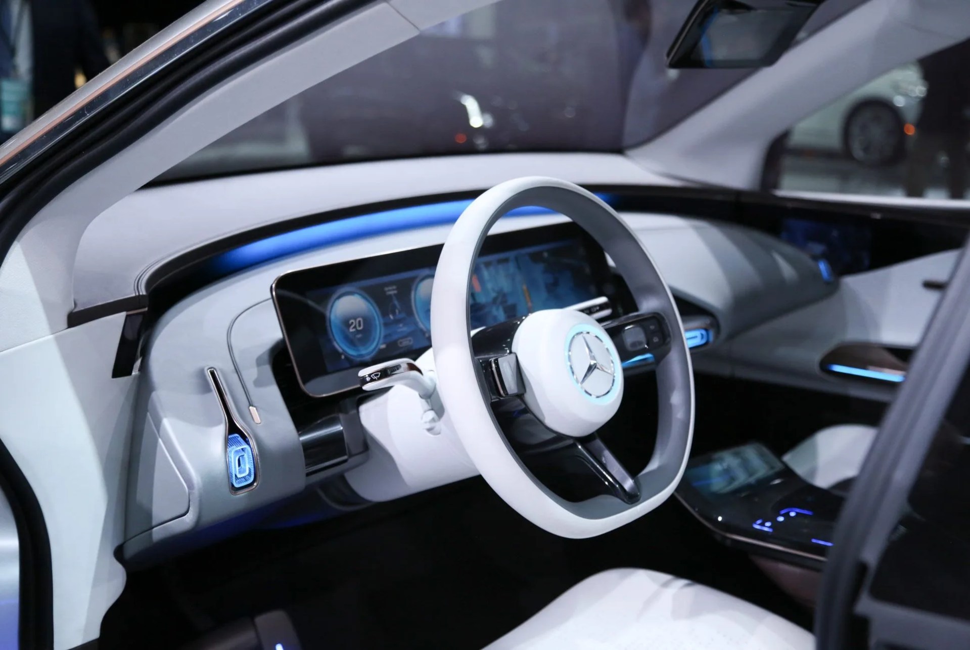 Interiors-of-NAIAS-Gear-Patrol-Slide-9