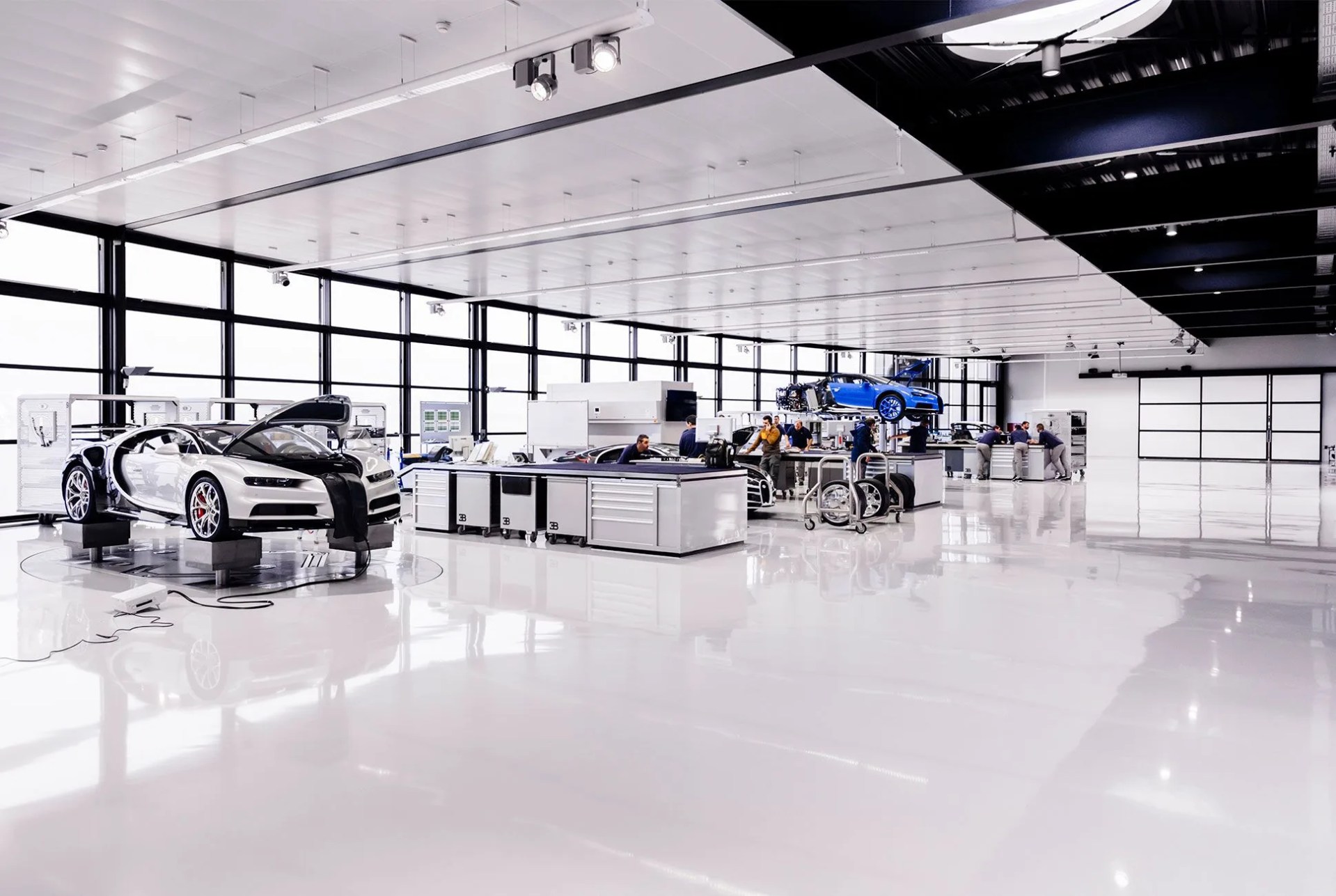 Bugatti-Factory-Note-Gear-Patrol-Slide-02