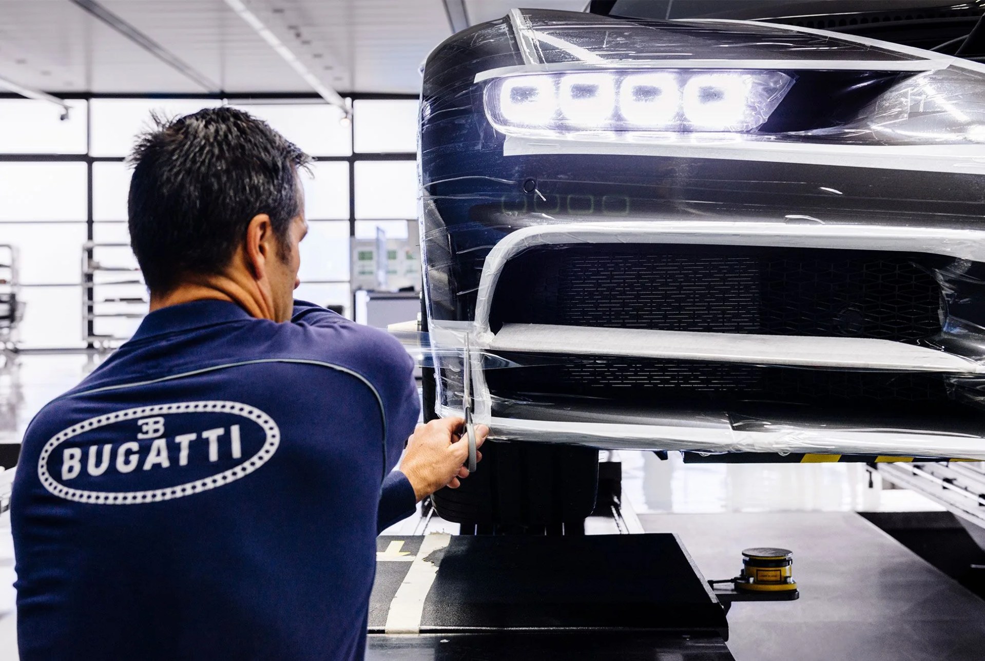 Bugatti-Factory-Note-Gear-Patrol-Slide-15