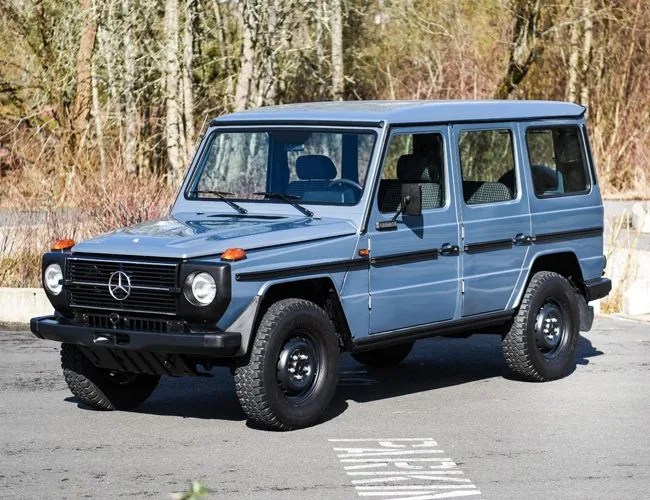 Mercedes-Benz-230GE-gear-patrol-feature