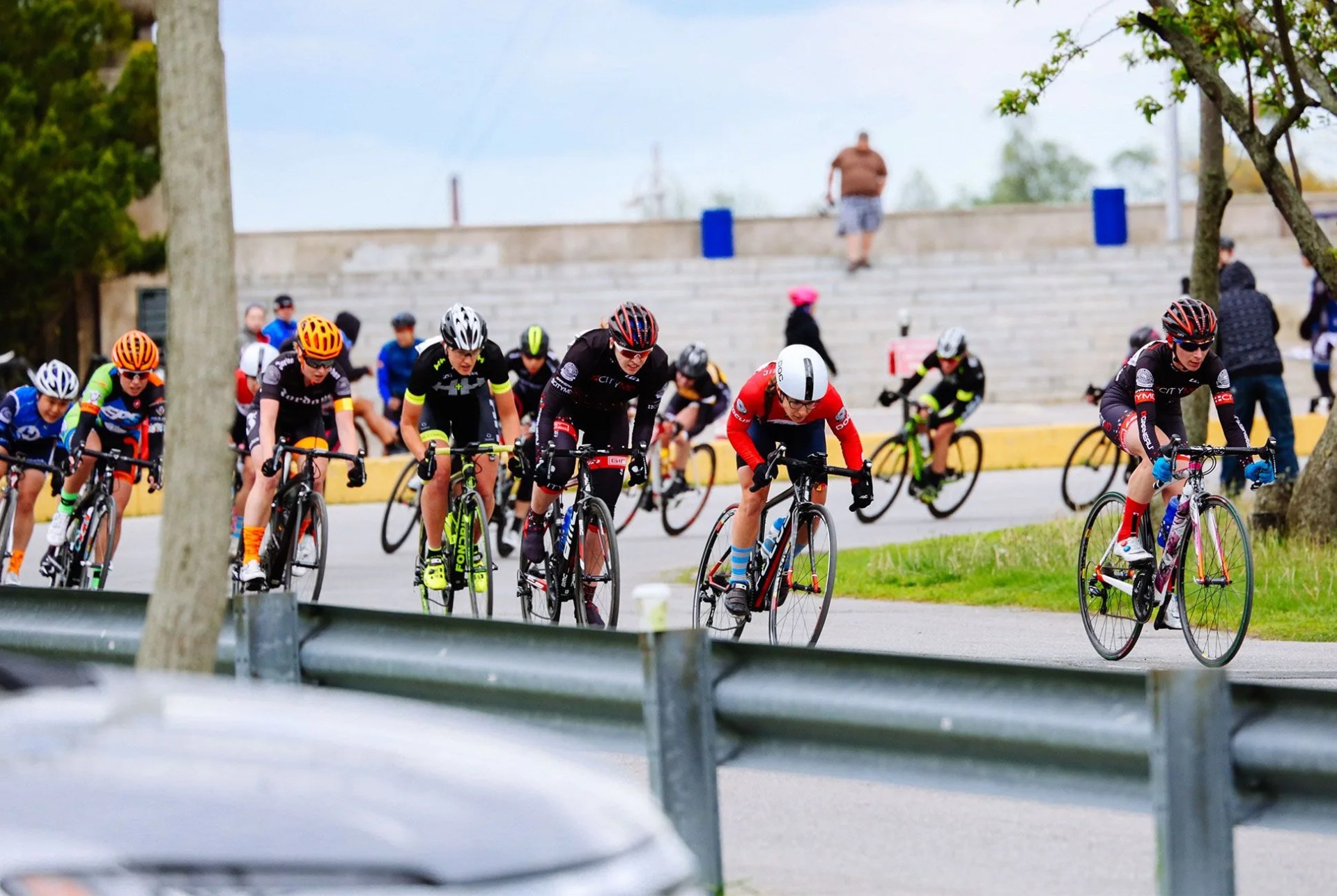 elite-female-cycling-gear-patrol-slide-2
