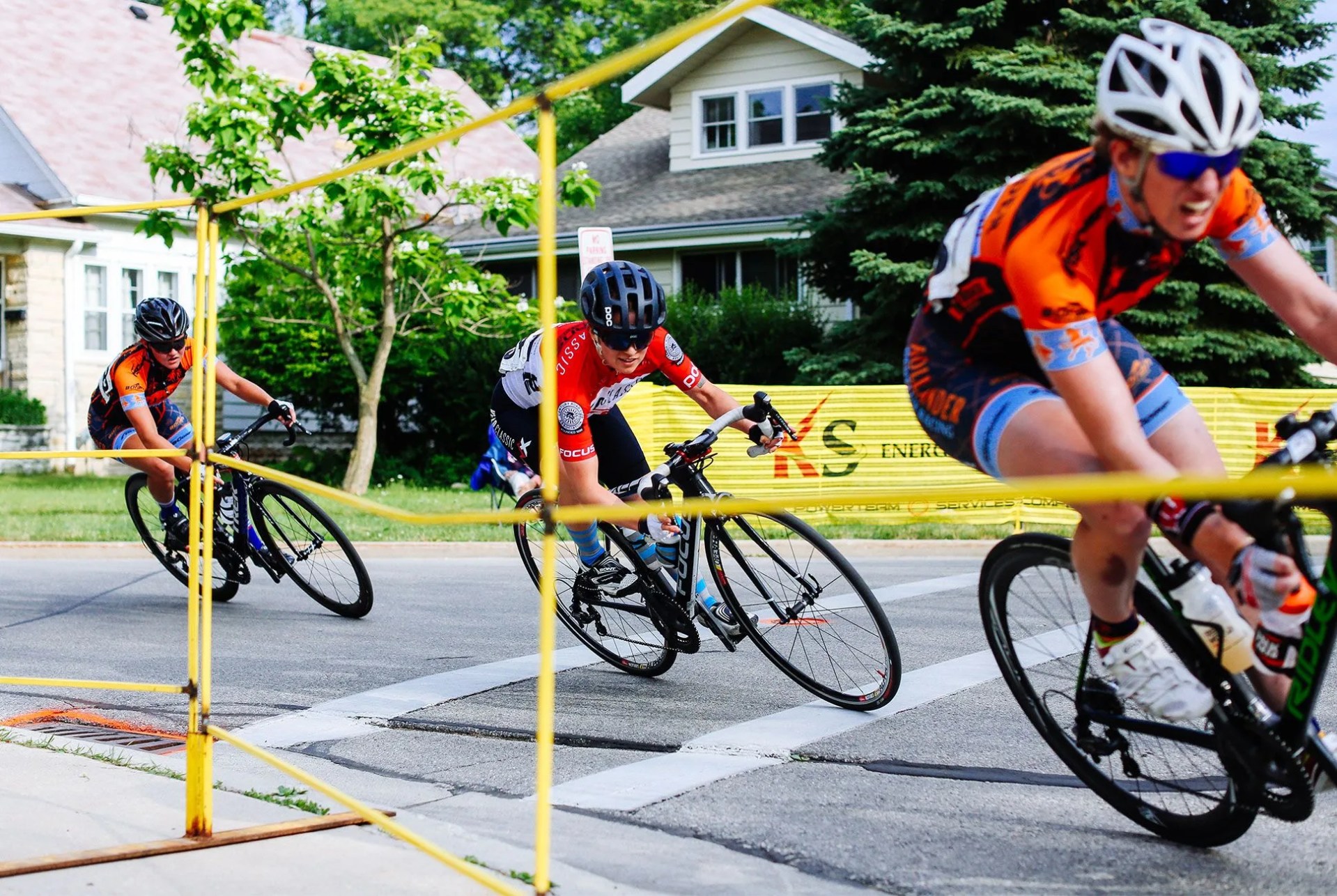elite-female-cycling-gear-patrol-slide-3
