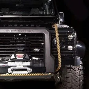 land-rover-discovery-gear-patrol-2-sidebar