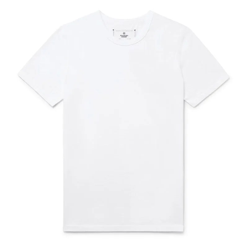 lightweight-layers-gear-patrol-tshirt