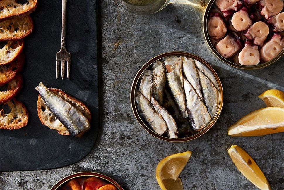spanish-seafood-gear-patrol-full-lead