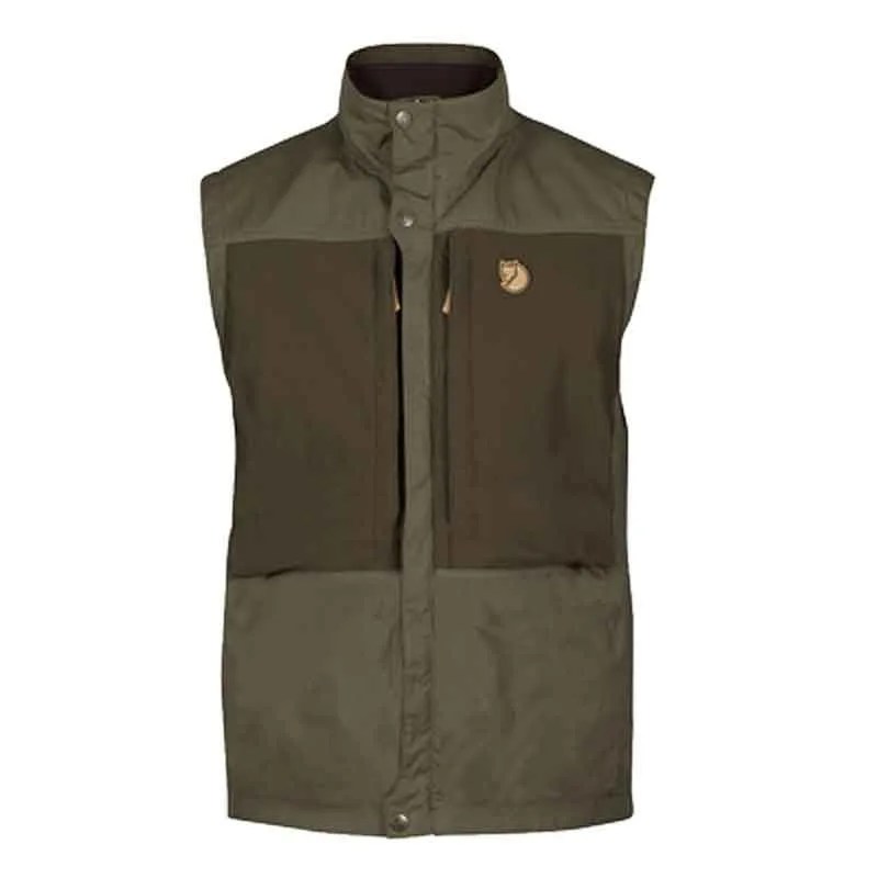 vest-for-spring-gear-patrol-fjallraven