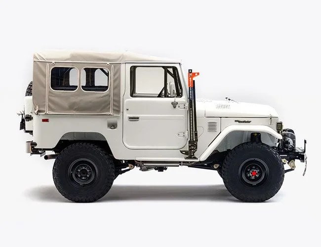 vintage-off-road-gear-patrol-fj40
