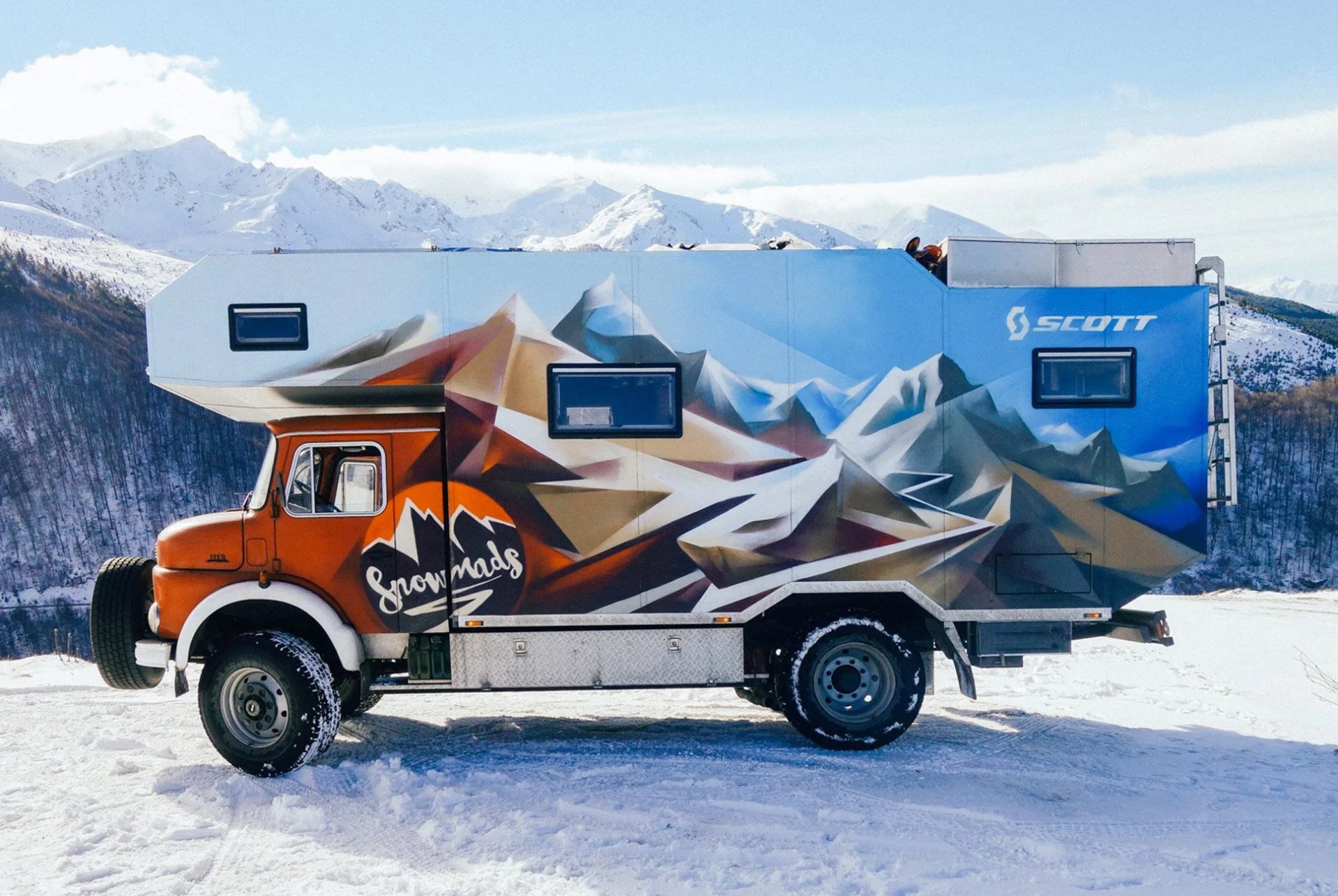 Adventure-Mobiles-Gear-Patrol-Lead-Full