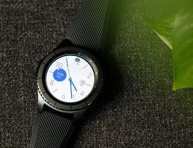 samsung-galaxy-gear-gear-patrol-lead-featured