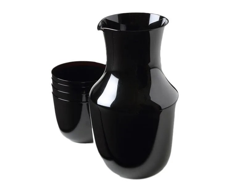 all-black-kitchen-gear-patrol-beaker