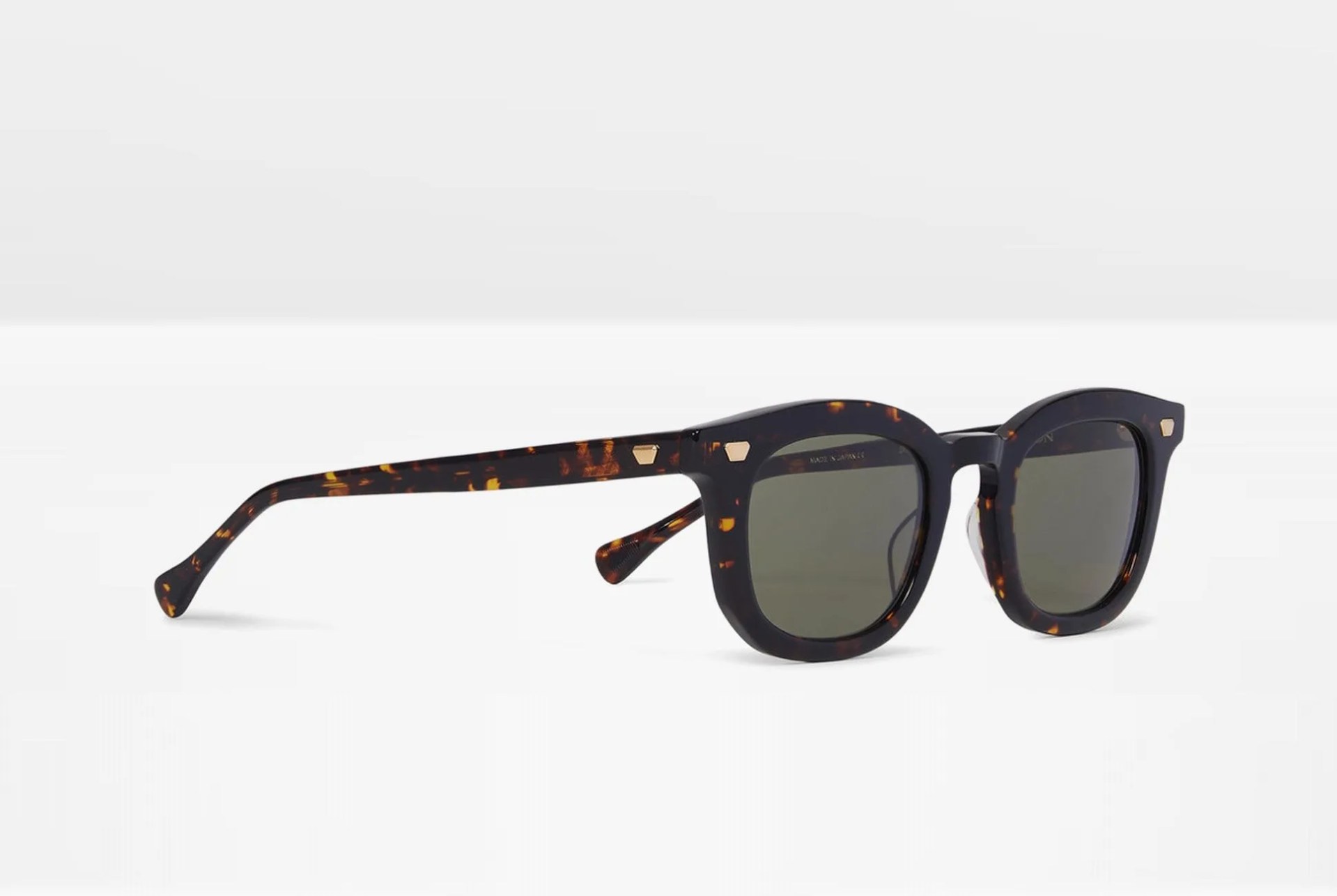 best-edc-gear-patrol-sunglasses-lead-2