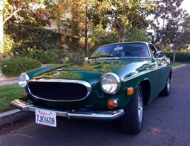 classic-volvos-gear-patrol-p1800s