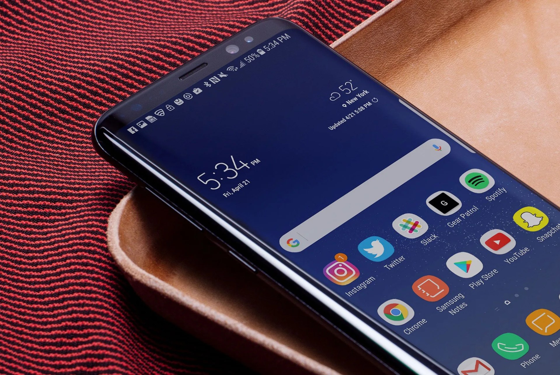 galaxy-s8-gear-patrol-full-lead