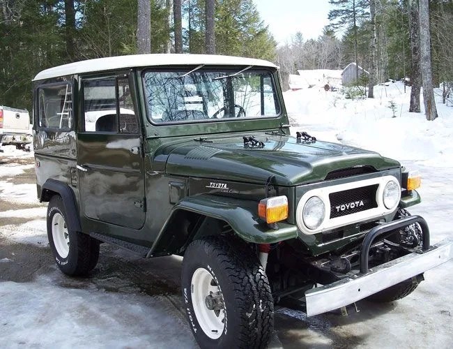 overlanders-gear-patrol-fj40-1974