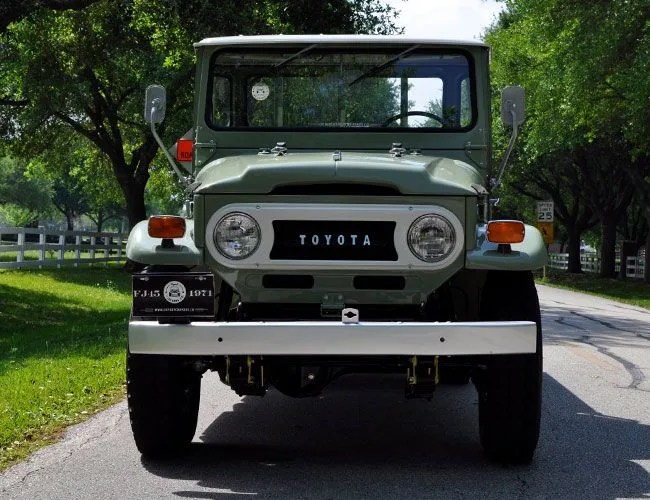overlanders-gear-patrol-fj45
