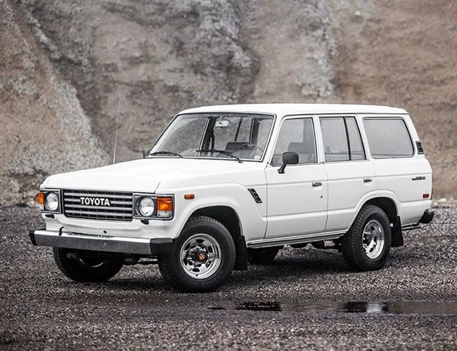 overlanders-gear-patrol-fj60