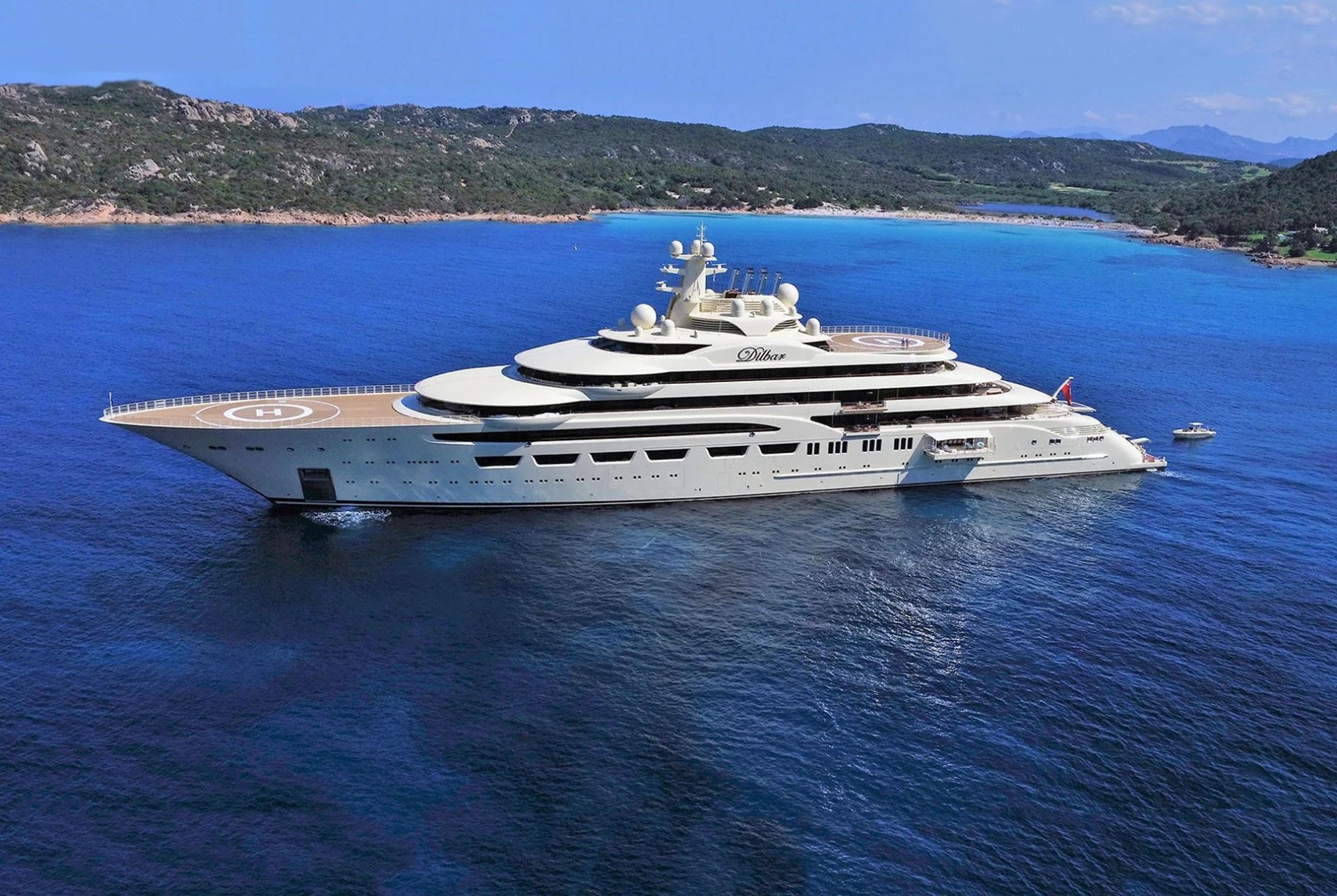 18-Winners-Yacht-2017-Gear-Patrol-1