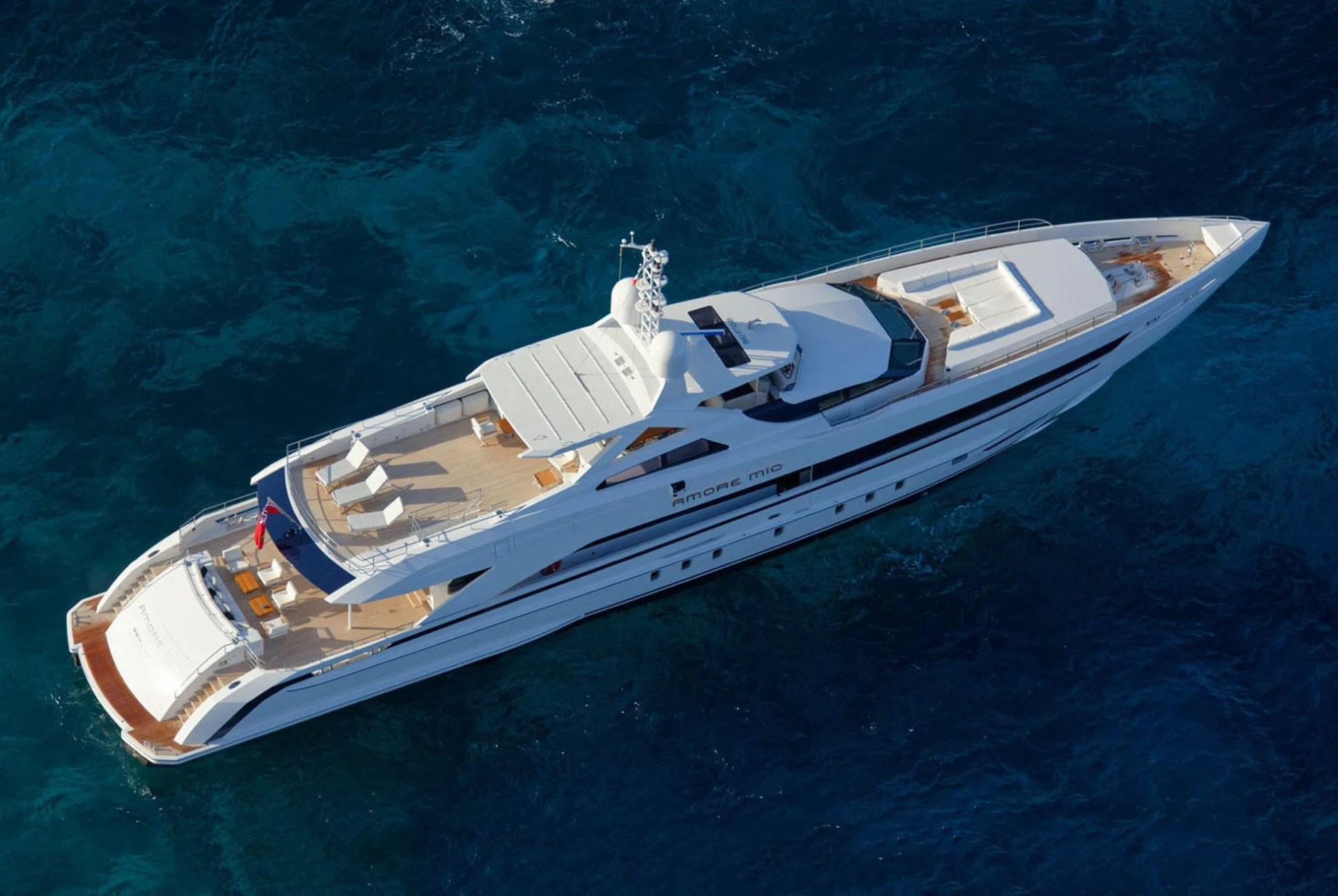 18-Winners-Yacht-2017-Gear-Patrol-10