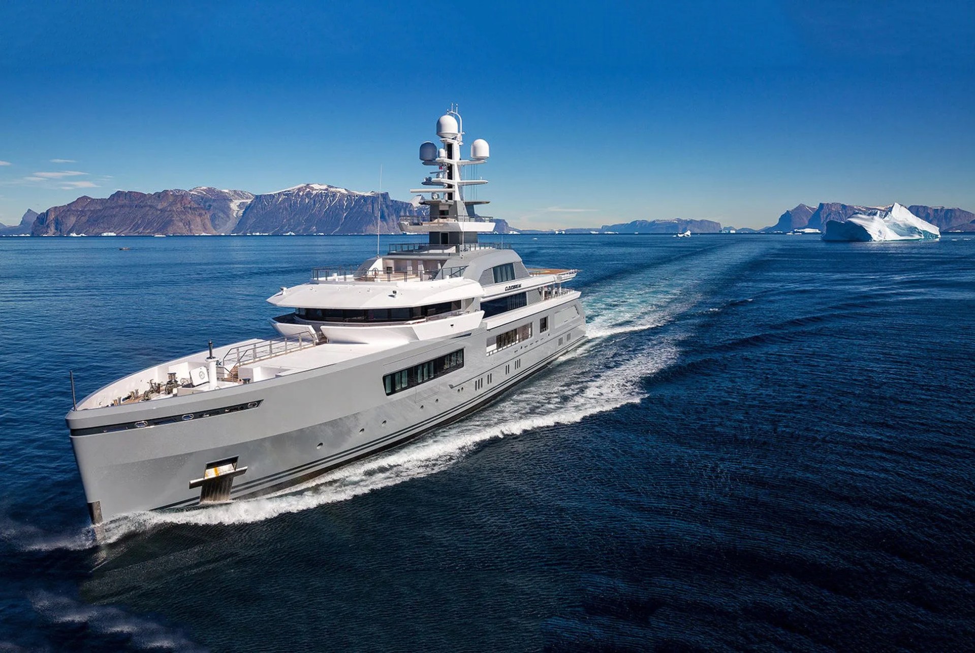 18-Winners-Yacht-2017-Gear-Patrol-15