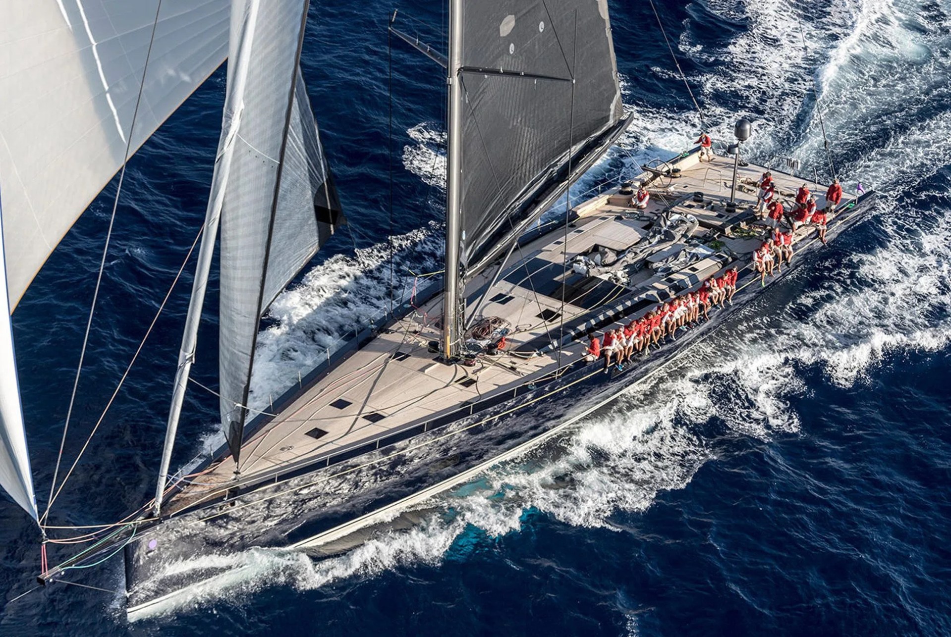 18-Winners-Yacht-2017-Gear-Patrol-6