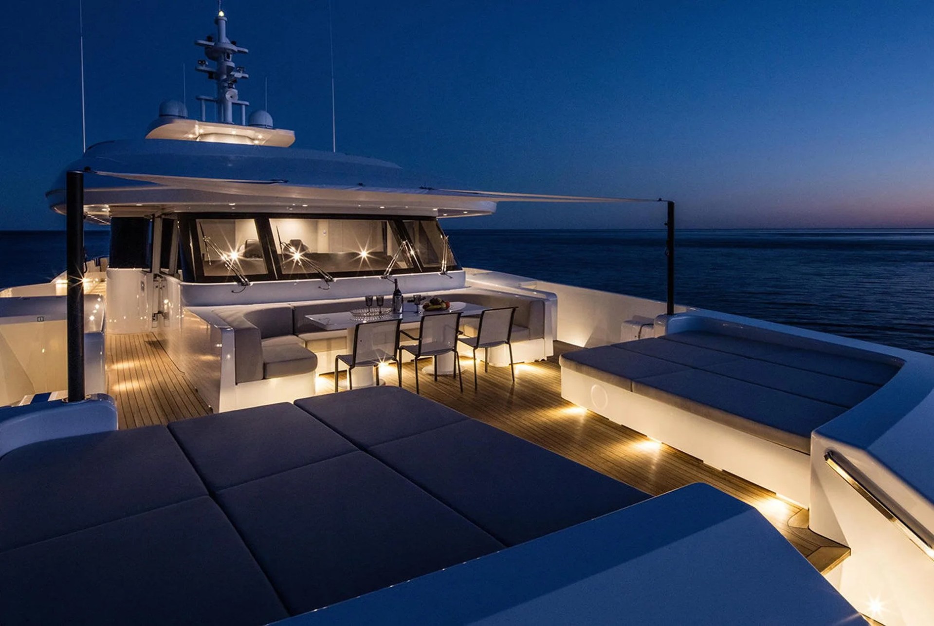 18-Winners-Yacht-2017-Gear-Patrol-9