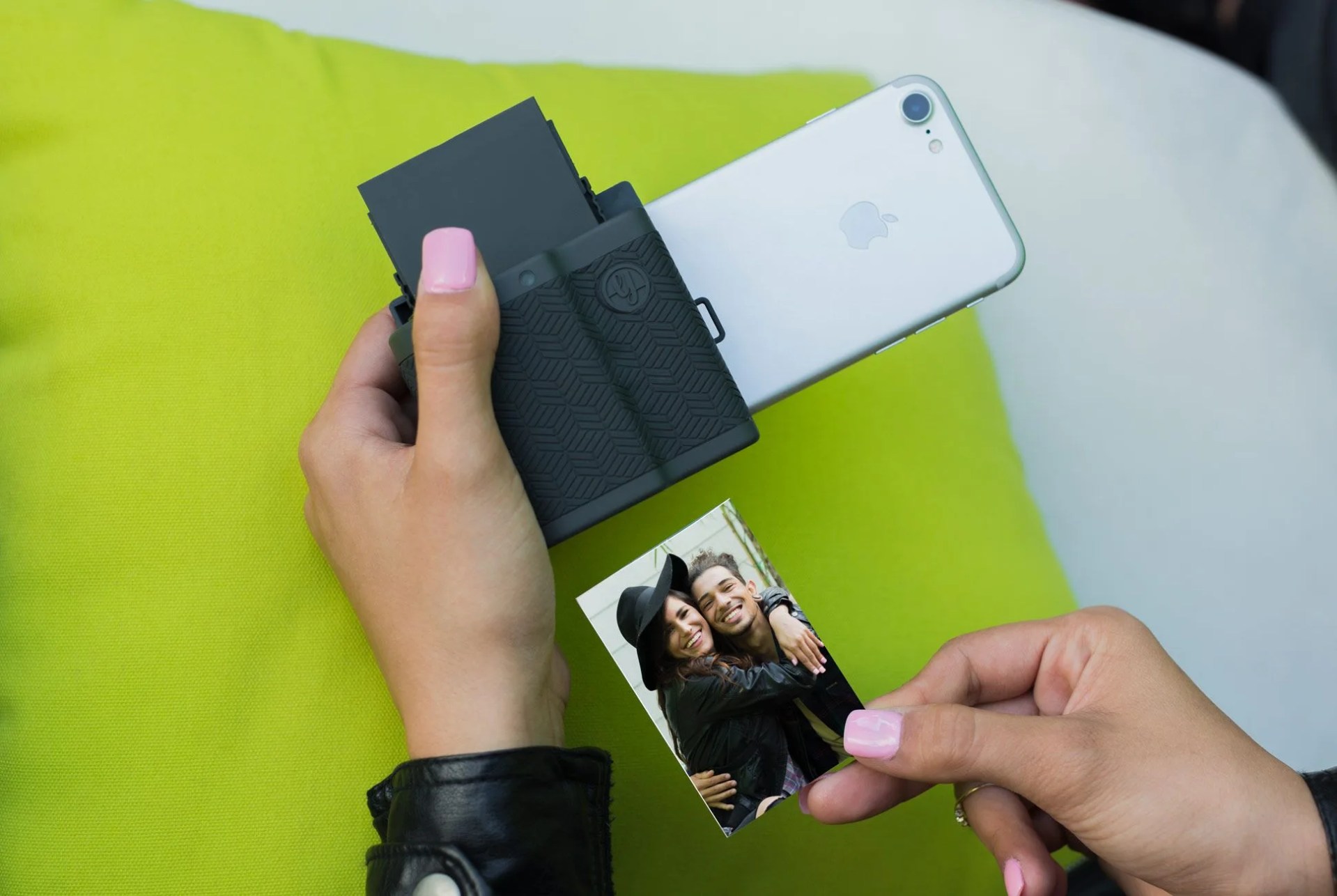 3-Unique-Smartphone-Accessories-For-Better-iPhone-Photos-Gear-Patrol-Full-Lead