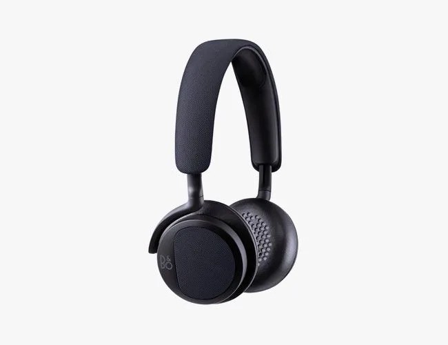 all-black-headphones-gear-patrol-b-and-o