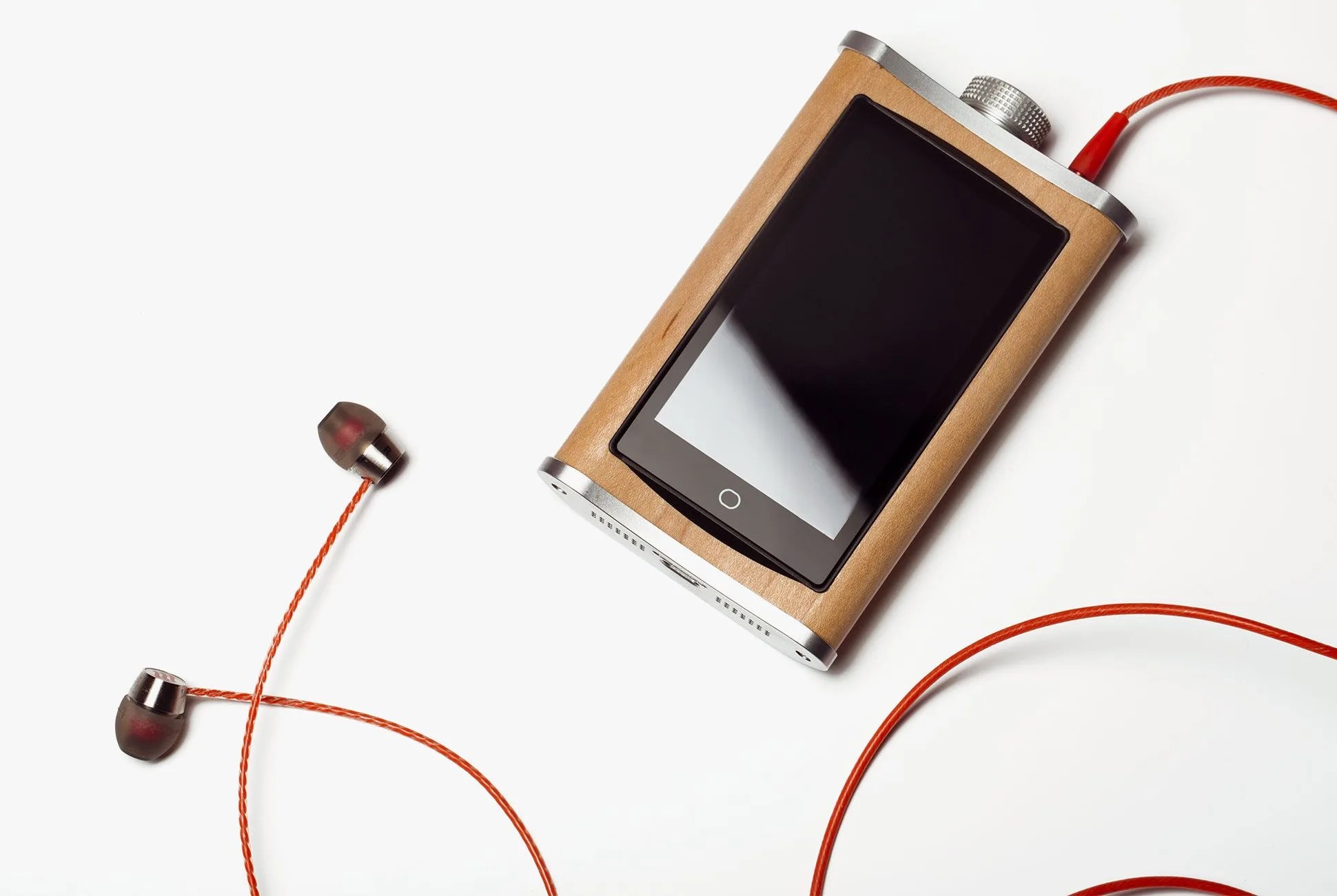 echobox-gear-patrol-full-lead