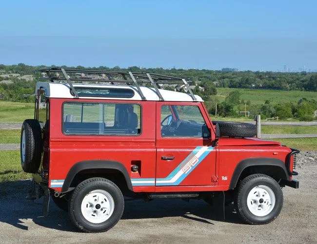 Defender-Auction-Gear-Patrol-Lead-Featured