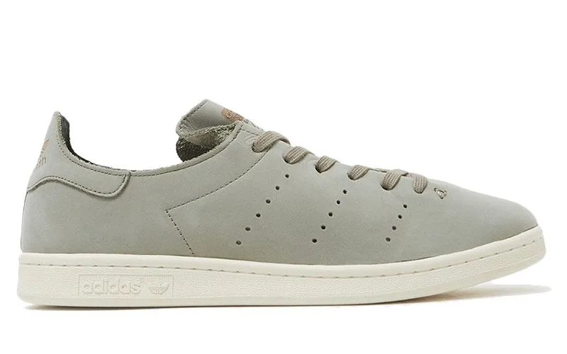 Shoe-Sale-Gear-Patrol-Adi-1