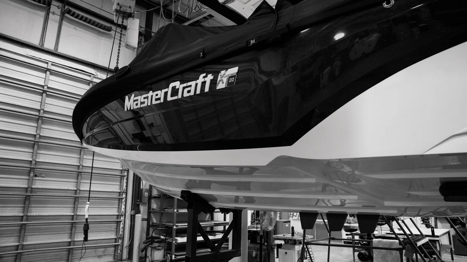 mastercraft-factory-tour-gear-patrol-1600-lead