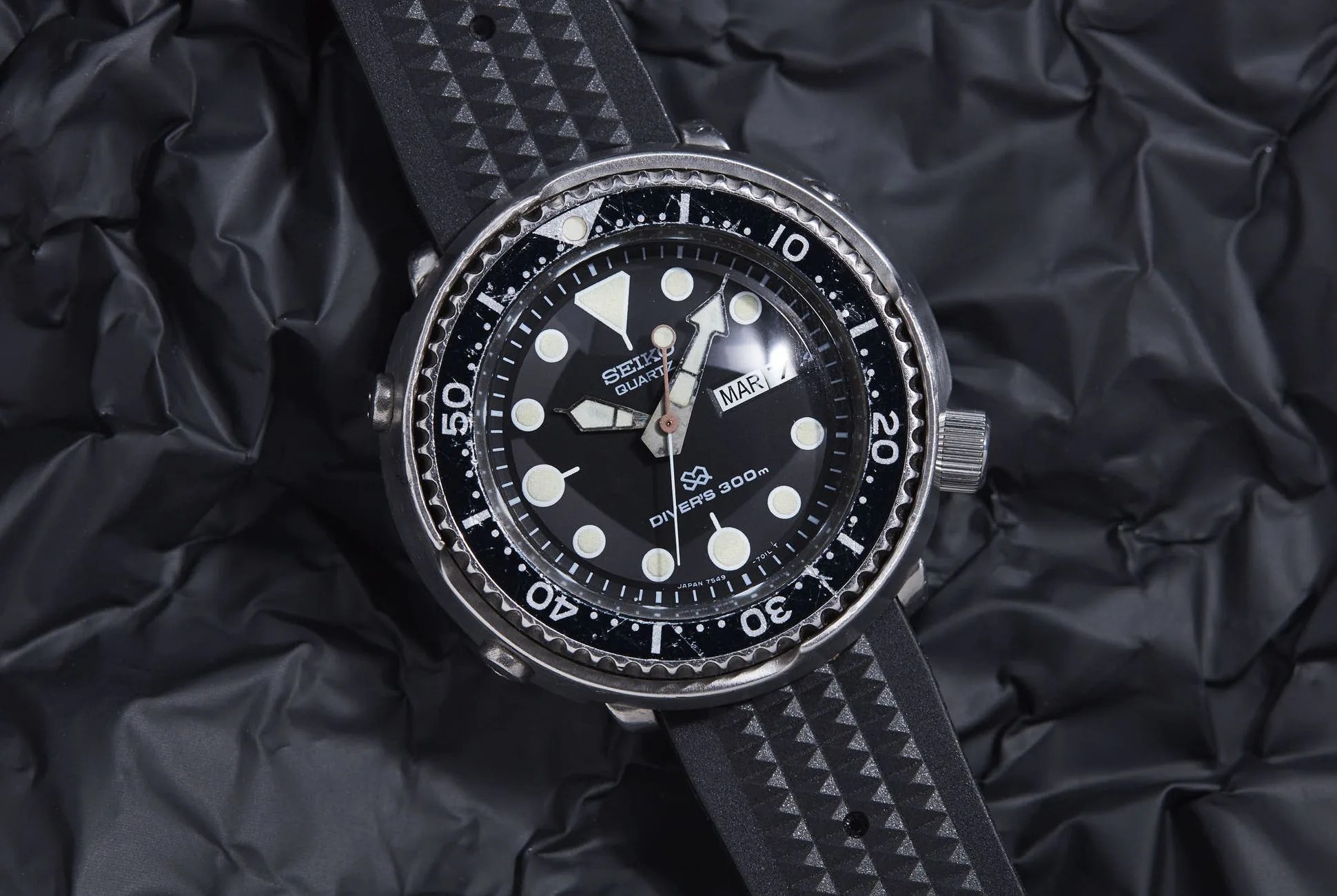 vintage-submarine-watches-gear-patrol-full-lead