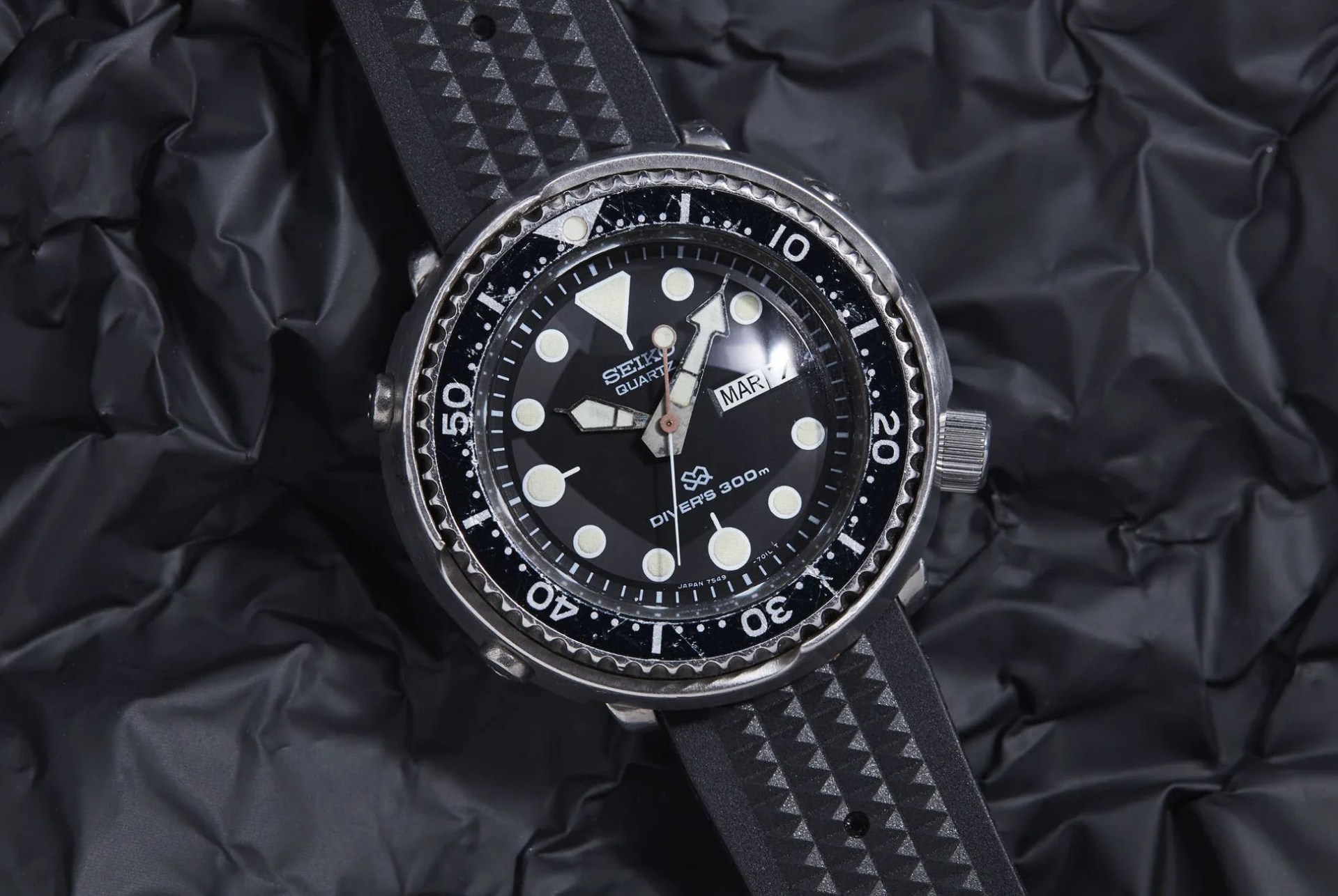 vintage-submarine-watches-gear-patrol-full-lead