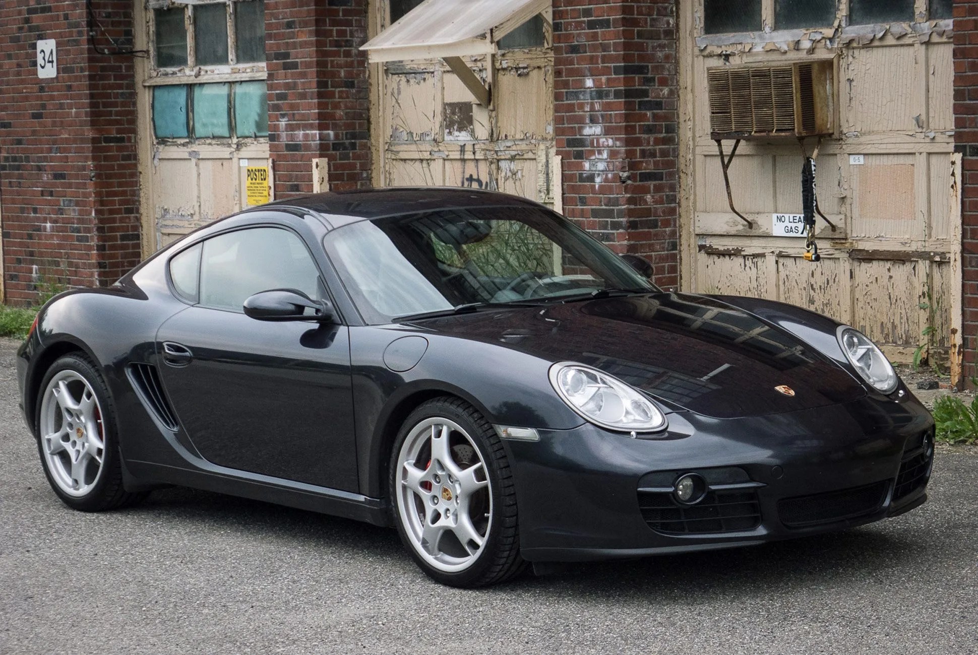 5-Very-Different-Manual-Transmission-Cars-Made-for-Summer-Shifting-gear-patrol-full-lead