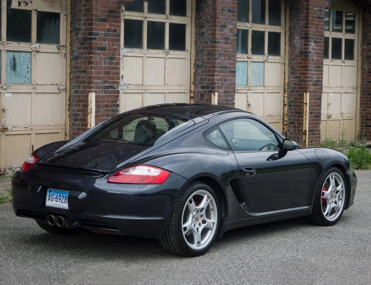 5-Very-Different-Manual-Transmission-Cars-Made-for-Summer-Shifting-gear-patrol-porsche