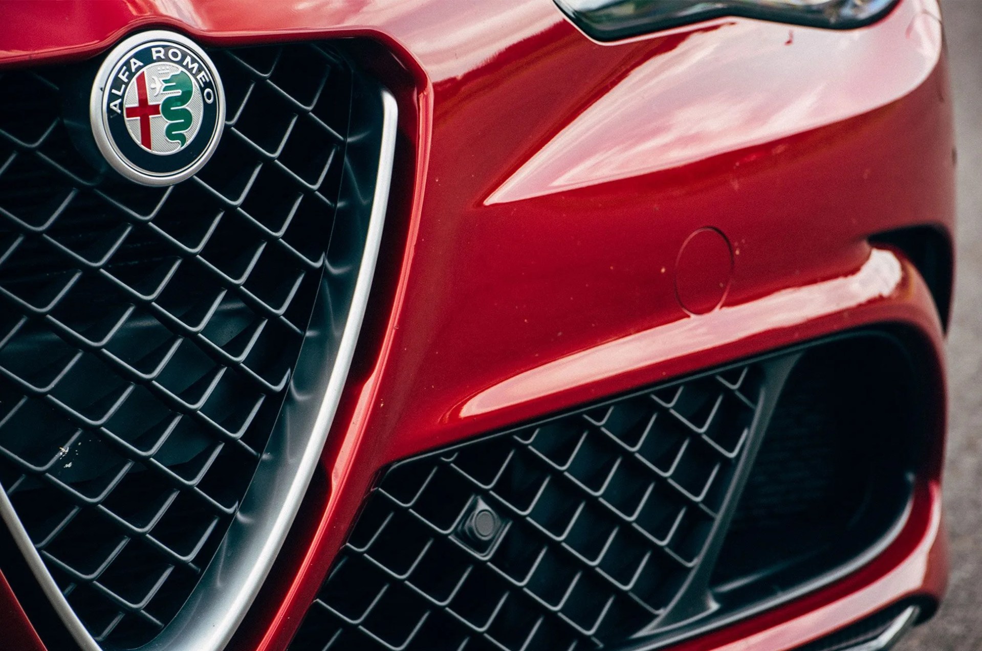 alfa romeo giulia grille