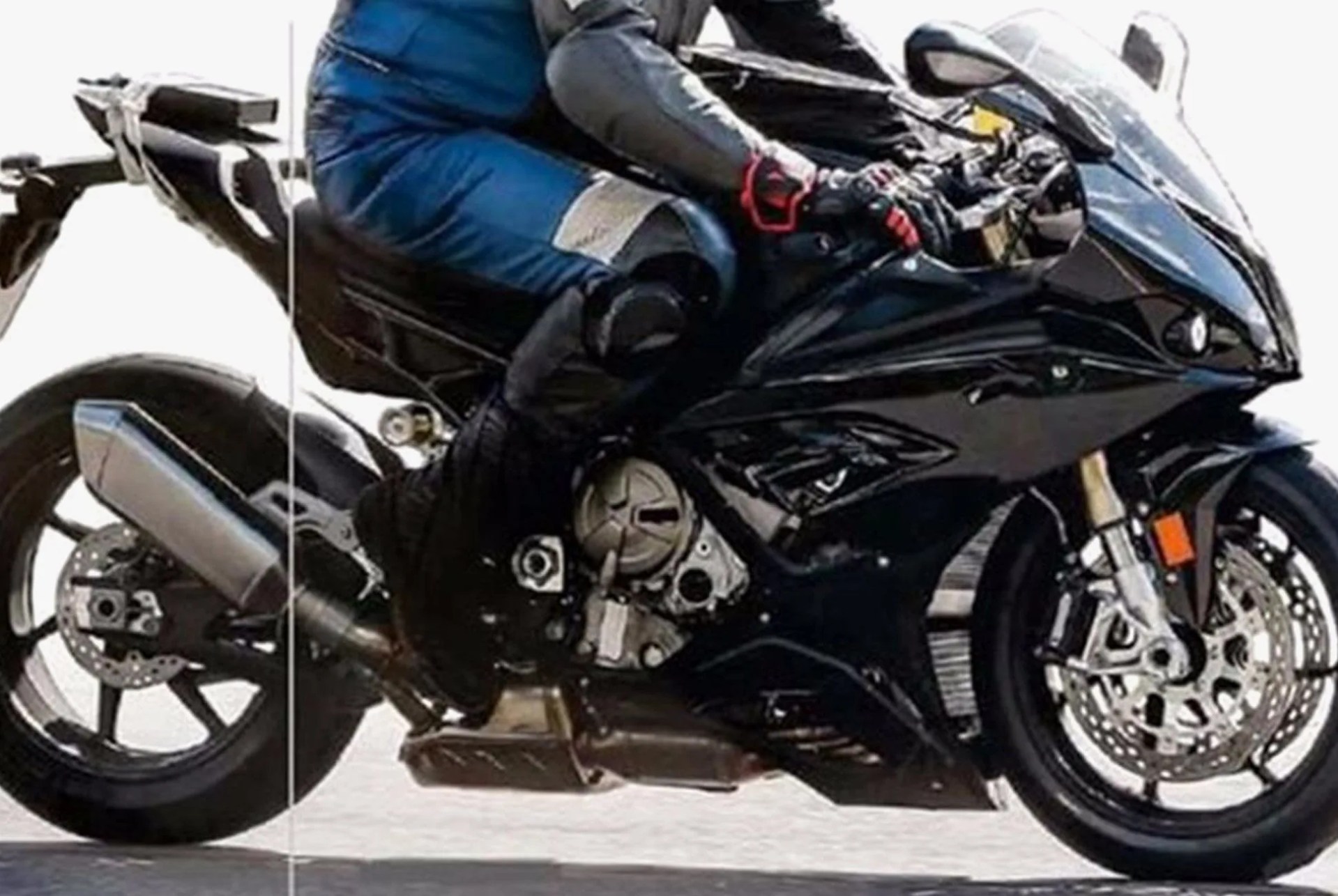 BMW-S1000RR-gear-patrol-full-lead